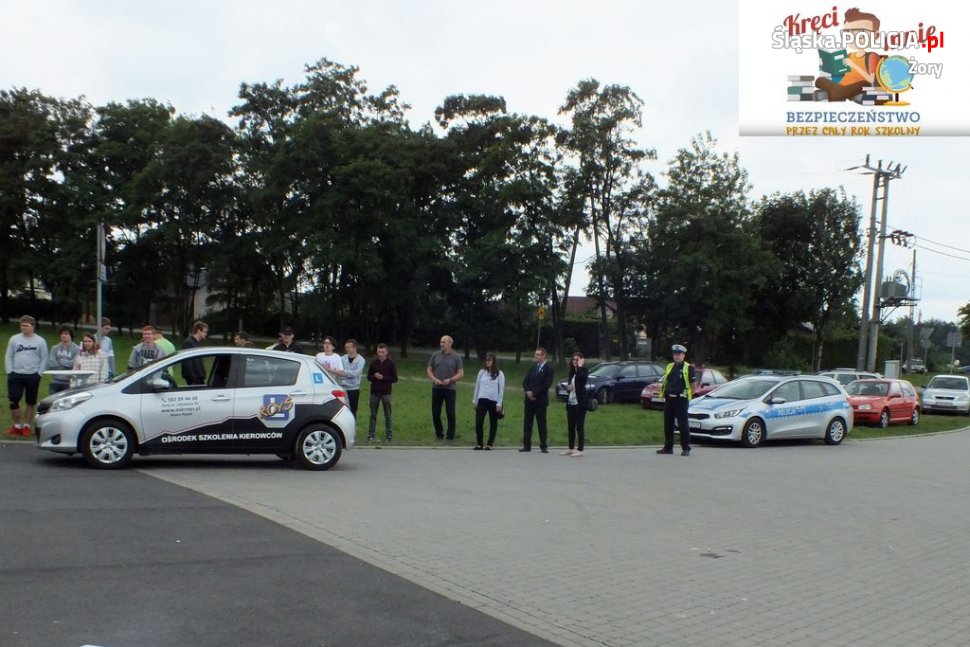 Policjanci kibicowali Mistrzom Kierownicy