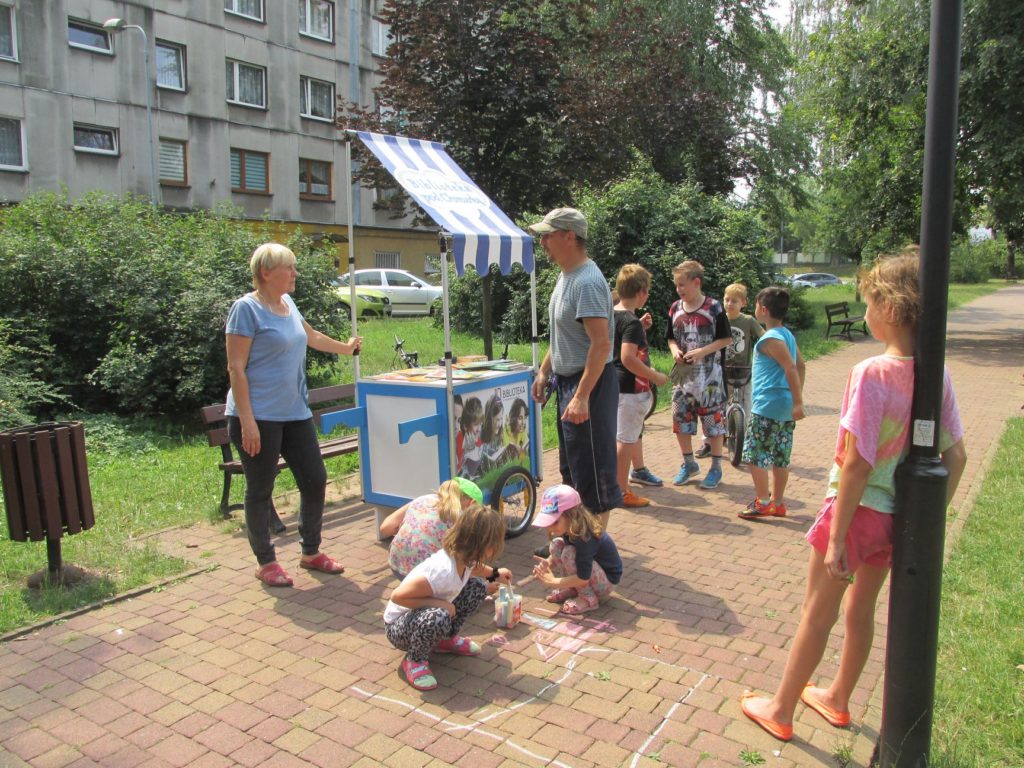 Biblioteka pod Chmurką w Parku Wolności