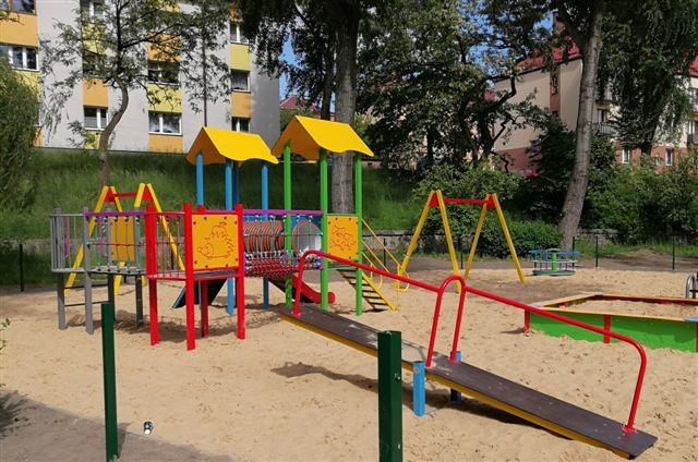 Podpisano umowy na budowę integracyjnych placów zabaw