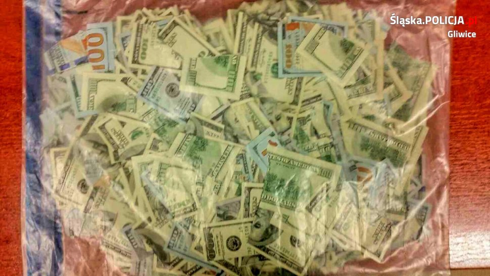 Co się stało z dolarami starszej pani?