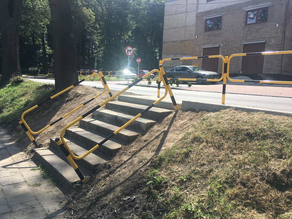 Naprawa schodów i nowy zjazd przy OR Planty
