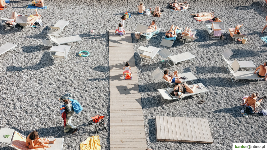 Na wakacjach nie przepłacaj za wymianę walut!