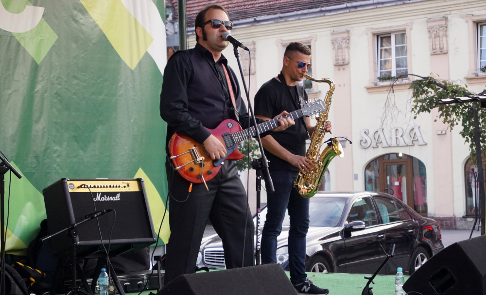 [FOTO] Bigbeatowe klimaty na mikołowskim rynku