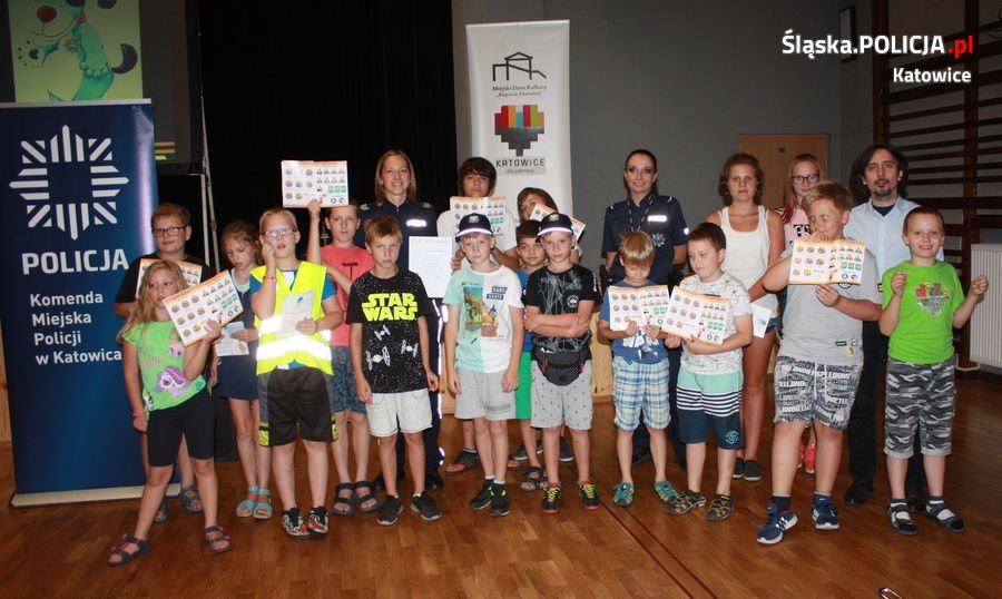 Bezpieczne wakacje z policjantami z Katowic