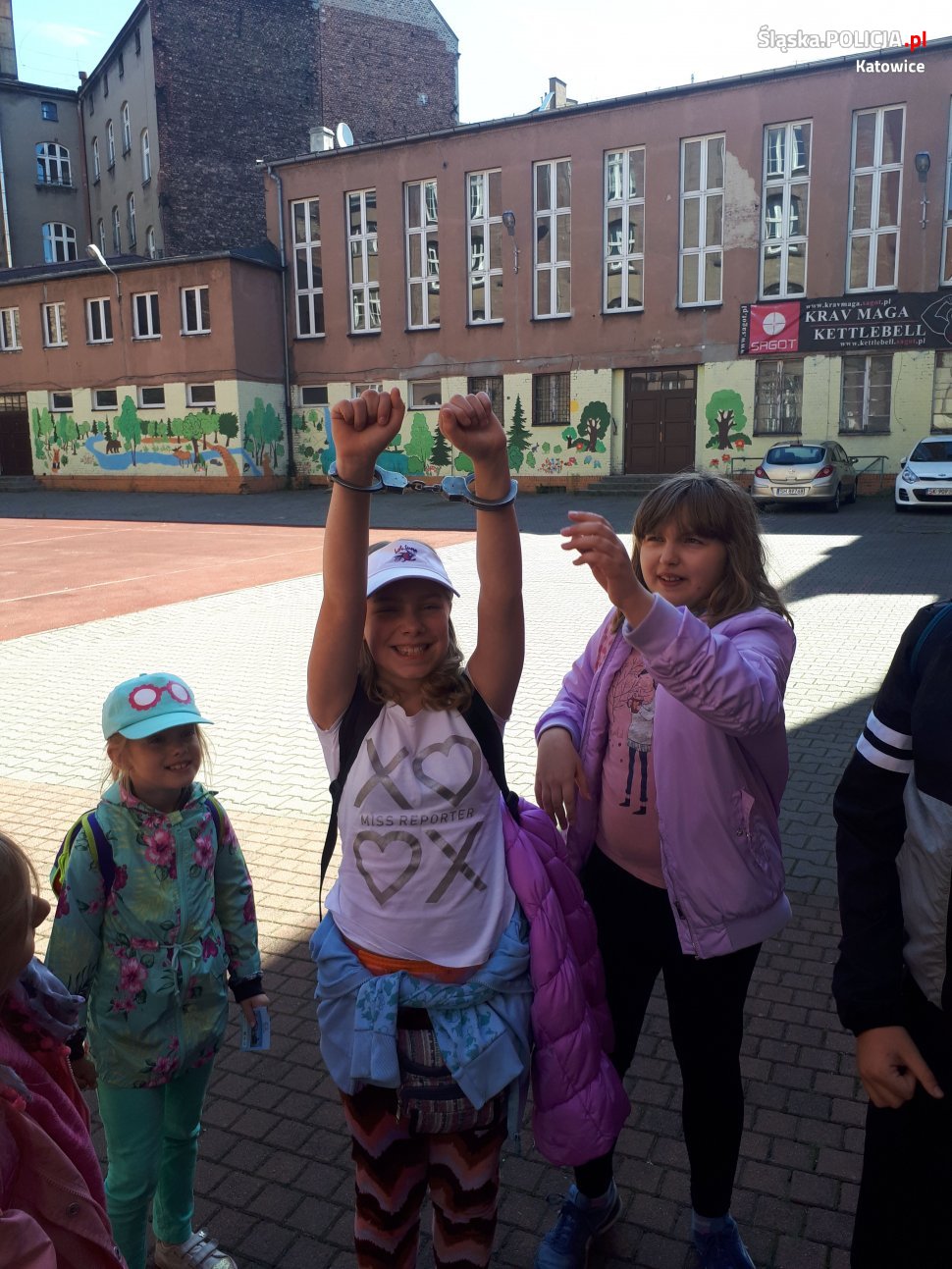 Półkoloniści w komisariacie na Stawowej