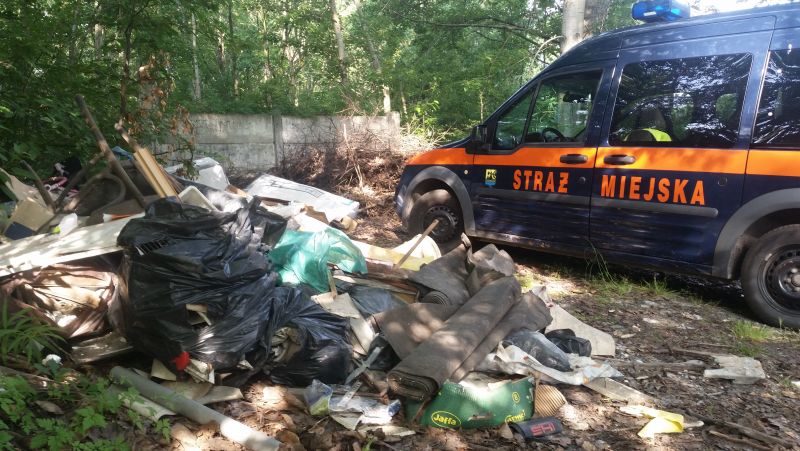 Dzikie wysypiska śmieci na terenie Katowic