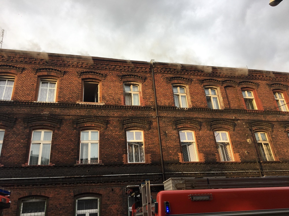 Niebezpieczny pożar kamienicy przy ul. 1 Maja