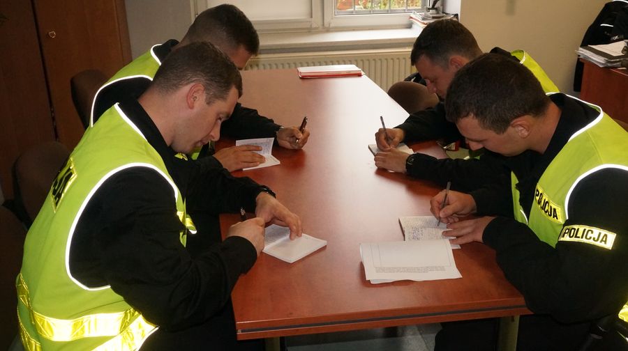 W drodze po policyjne doświadczenie