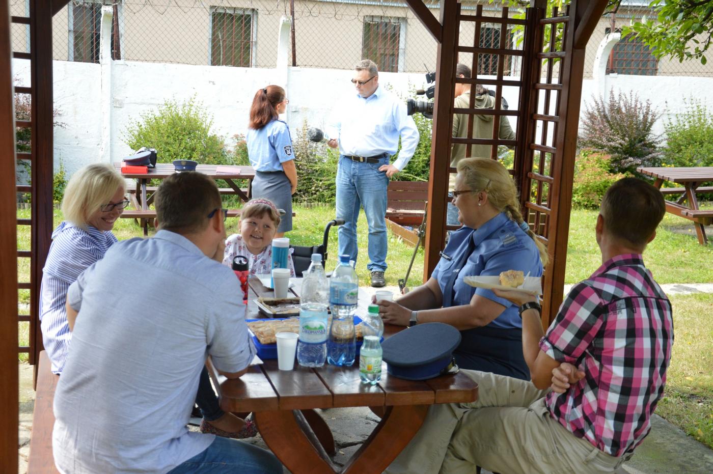 "Serce zza krat" - skazani z Zakładu Karnego pomagaja Oliwce