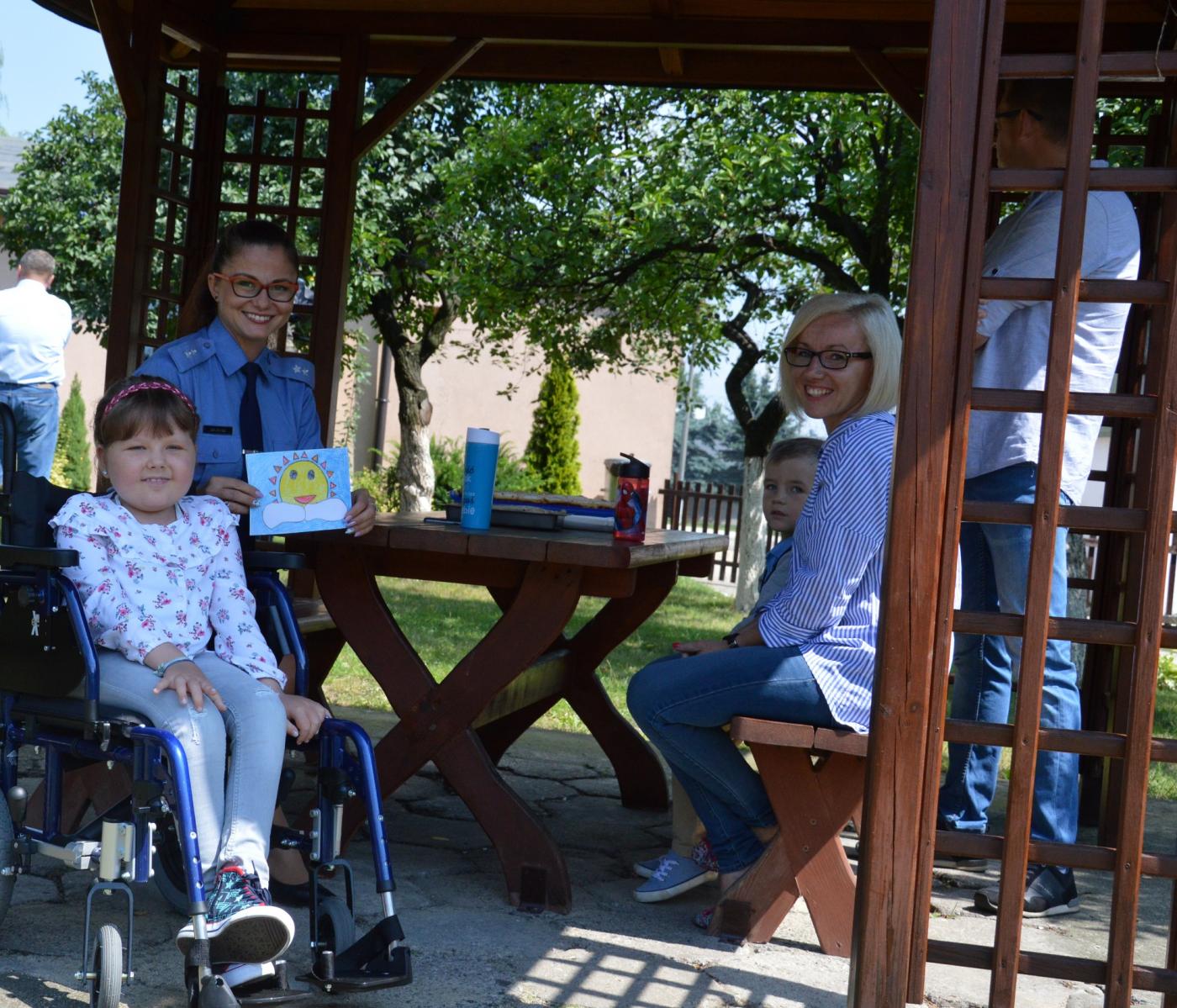 "Serce zza krat" - skazani z Zakładu Karnego pomagaja Oliwce