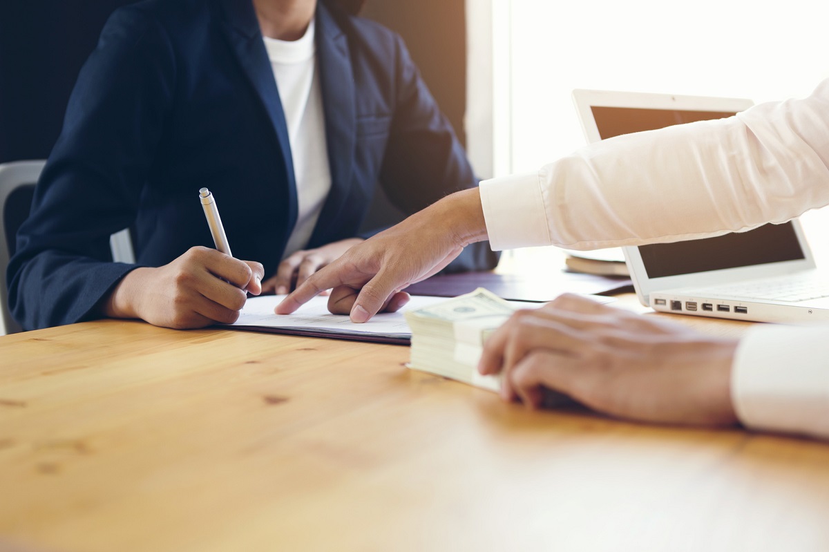 Kredyt na raty - zalety zaciągnięcia pożyczki pozabankowej