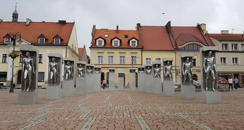 Nowa wystawa na żorskim Rynku. To "Ironia 7 dni"