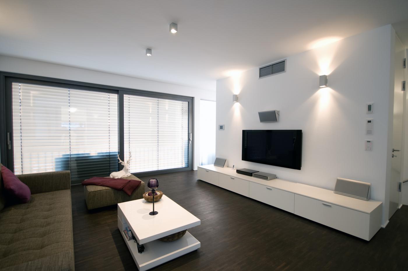 Zmień salon w kino - poznaj Q7F