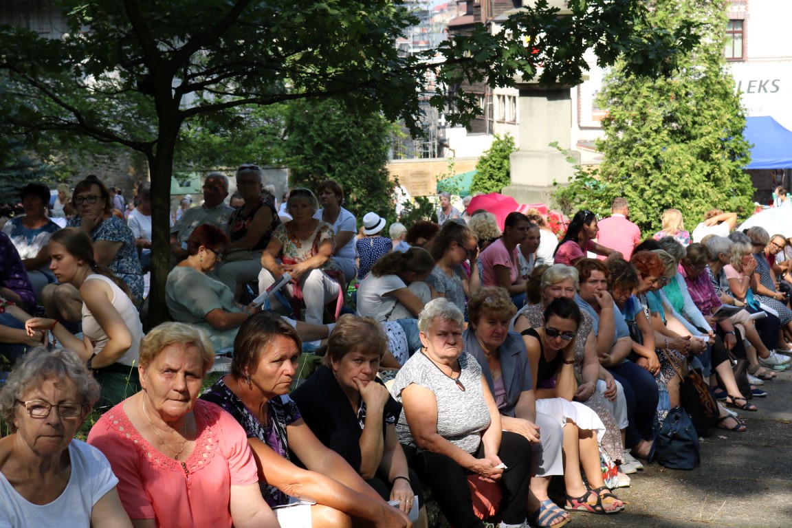 Pielgrzymka Stanowa Kobiet i Dziewcząt do Piekar Śląskich