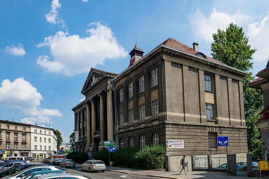 Bank, hotel, siedziba firmy? Miasto chce sprzedać dyrekcję