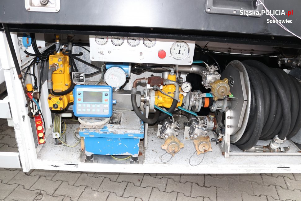 Odpowiedzą za kradzieże w podwójne zbiorniki