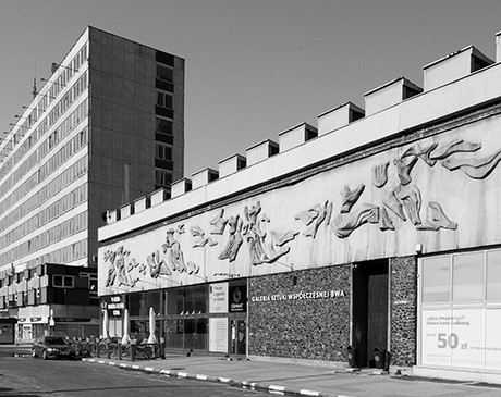 Remont zabytkowych płaskorzeźb