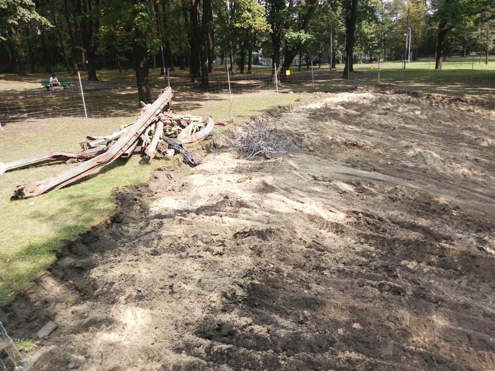 Amfiteatr w Parku Boguckim zburzony