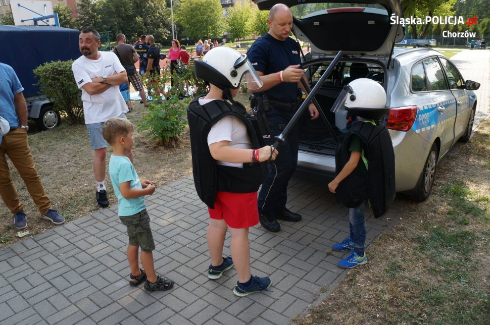 "Kręci mnie bezpieczeństwo... w wakacje"