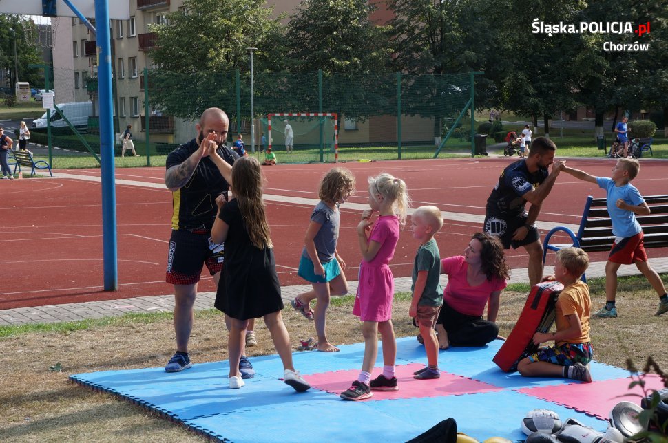 "Kręci mnie bezpieczeństwo... w wakacje"