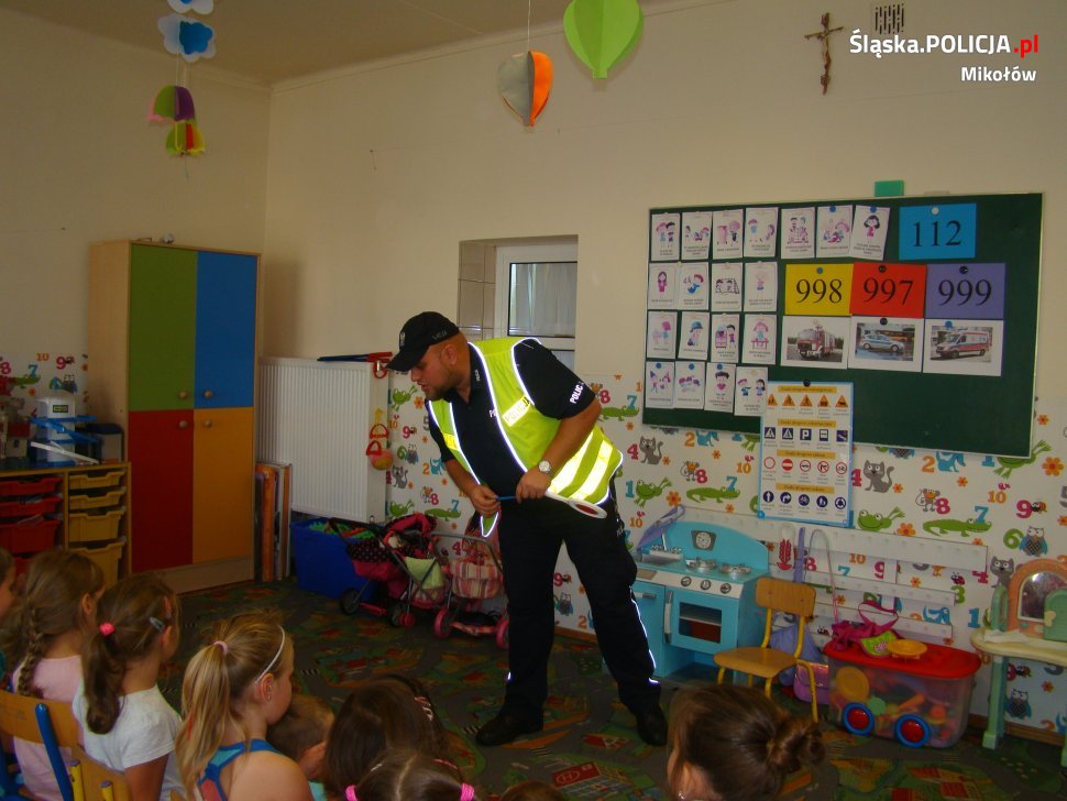 Bezpieczna droga do szkoły z dzielnicowymi z Orzesza