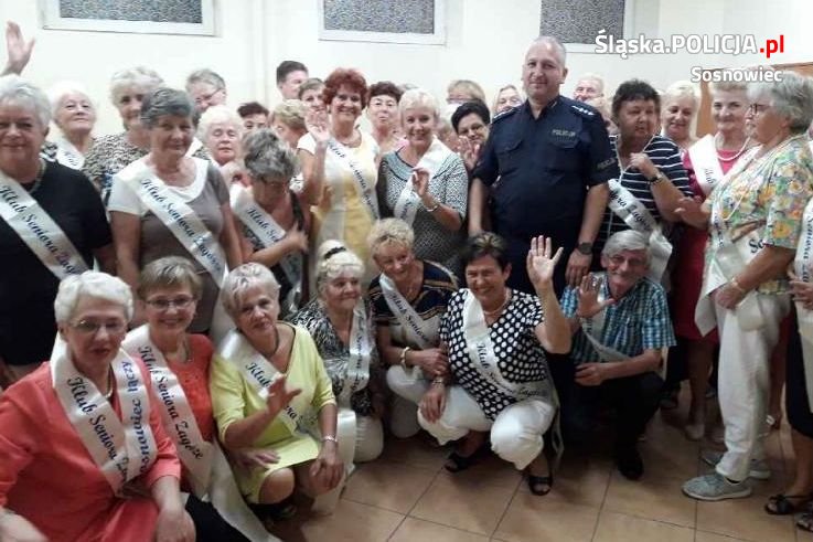 Dzielnicowy na spotkaniu z seniorami