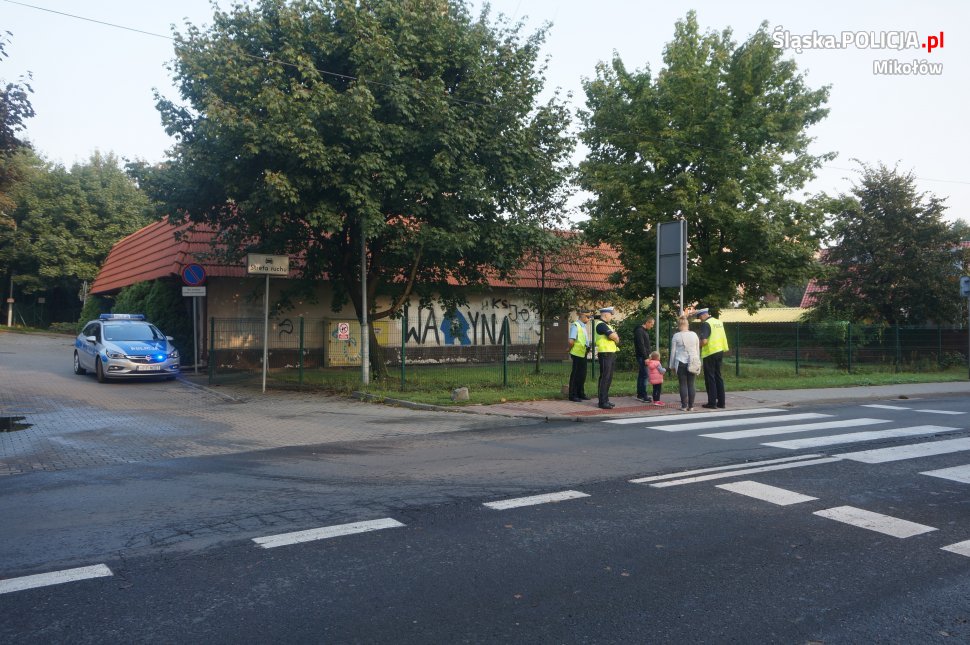 Mundurowi w trosce o bezpieczeństwo uczniów