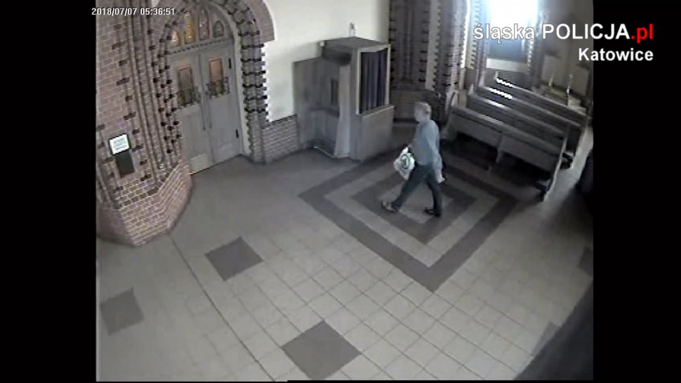 Włamał się do pomieszczeń parafii. Nowe nagrania