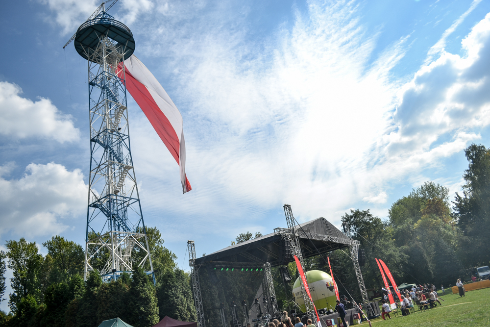 Piknik pod wieżą spadochronową - warto! [ZDJĘCIA]