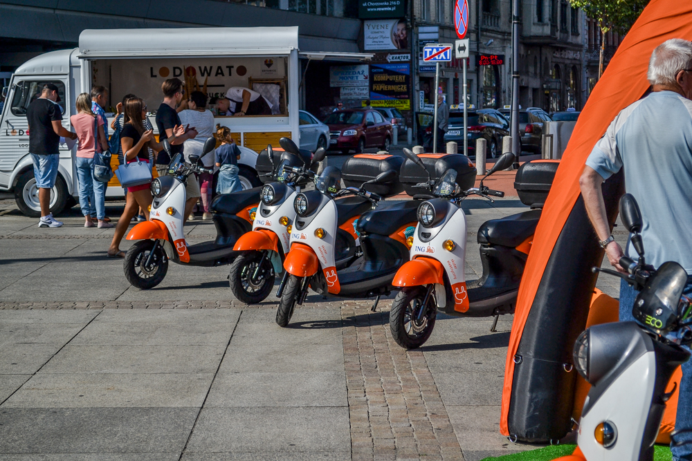 Na rynku stanęły elektryczne pojazdy 9