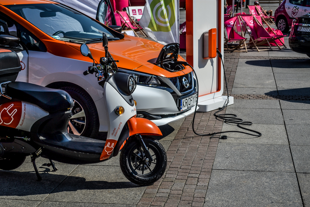 Na rynku stanęły elektryczne pojazdy 18