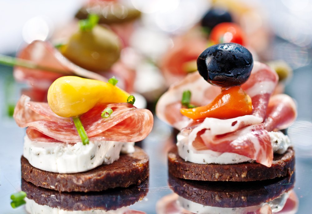 Fingerfood. 5 top przekąsek na jednego kęsa