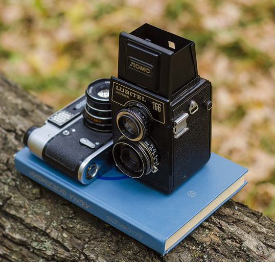 Podróże duże i małe z książką w tle - konkurs fotograficzny