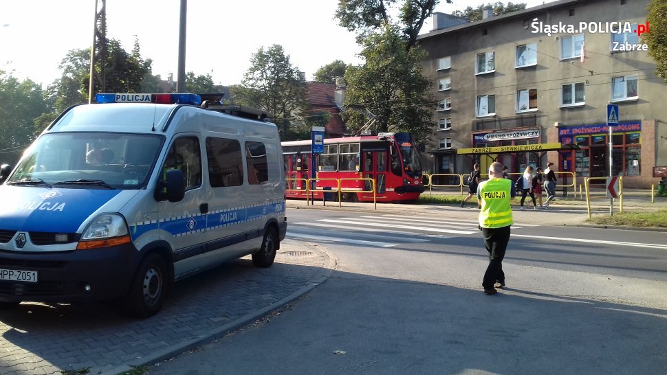 12 - latka potrącona na pasach