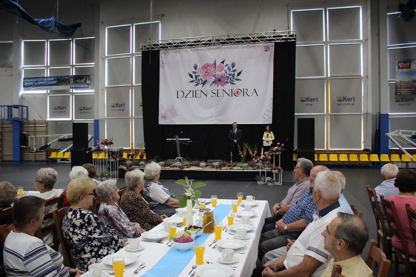 Tańce, śpiewy i dobra zabawa - Dzień Seniora za nami