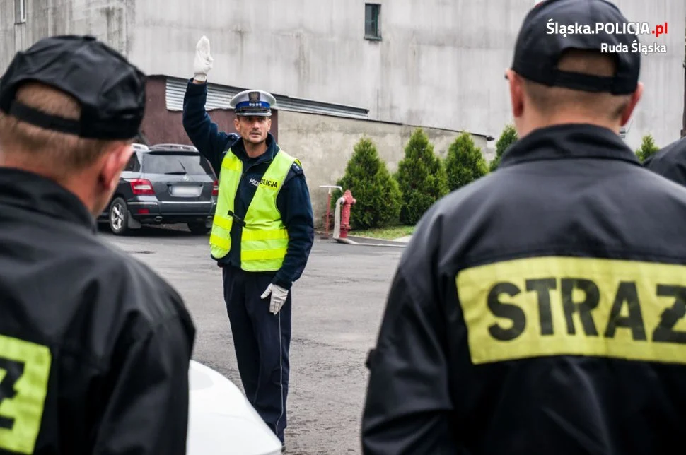 Policjanci z drogówki szkolili strażaków