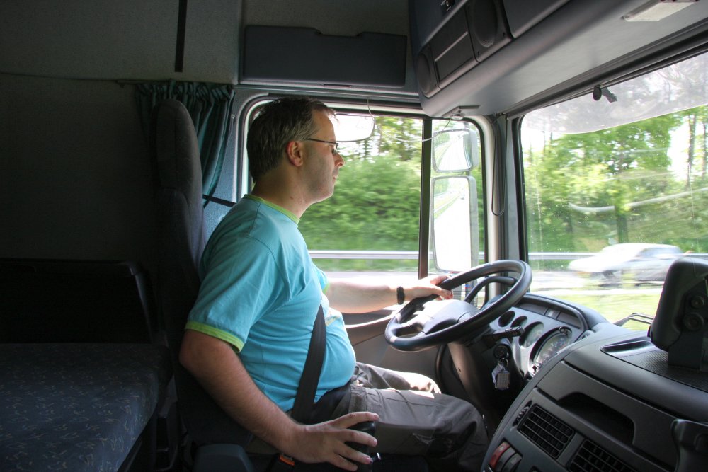 Jak w 5 krokach zostać kierowcą zawodowym?