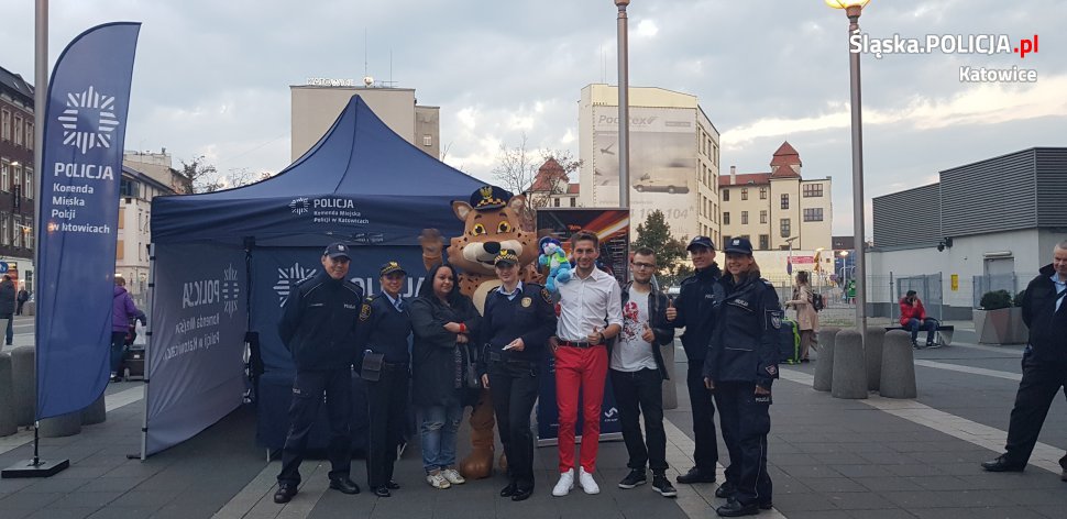 Policjanci wcielili się w rolę kieszonkowców