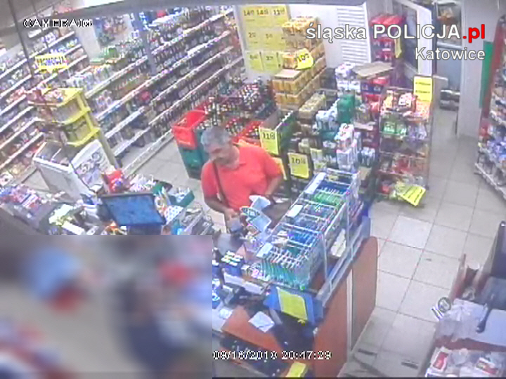 Zapłacił za zakupy skradzioną kartą. Poznajesz go?