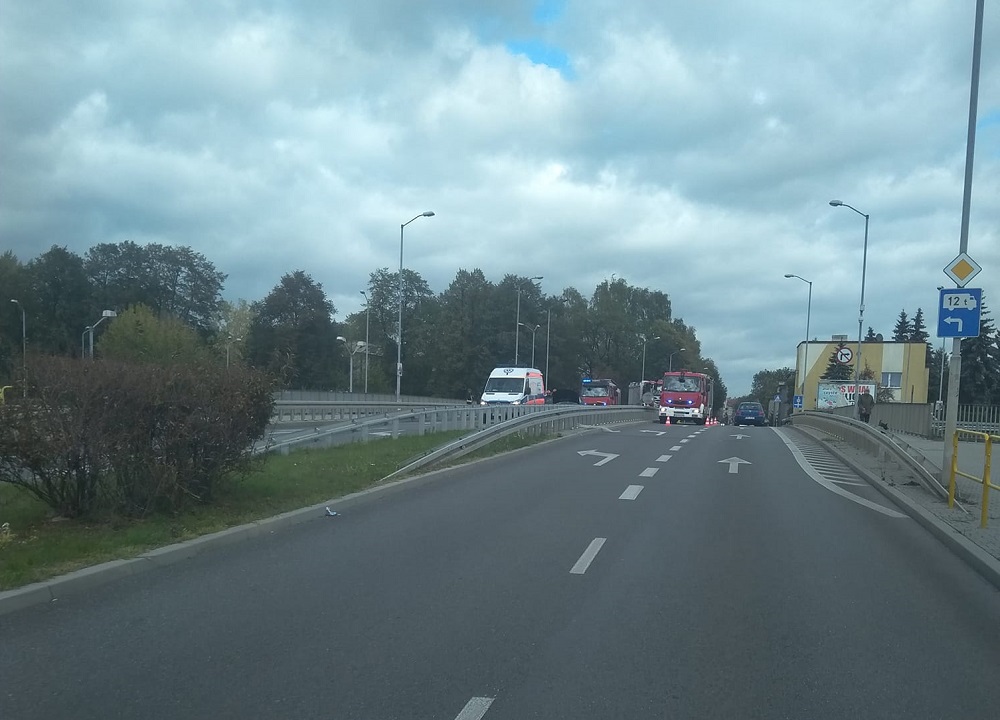 Na ul. Dąbrowskiego doszło do kolizji. Występują utrudnienia