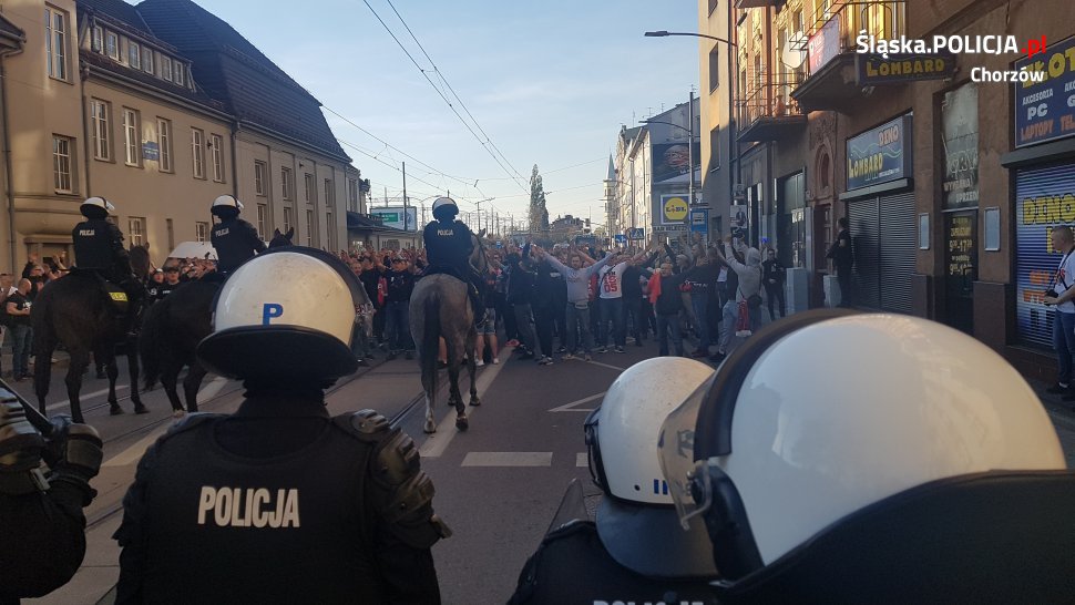 Niespokojnie na Cichej