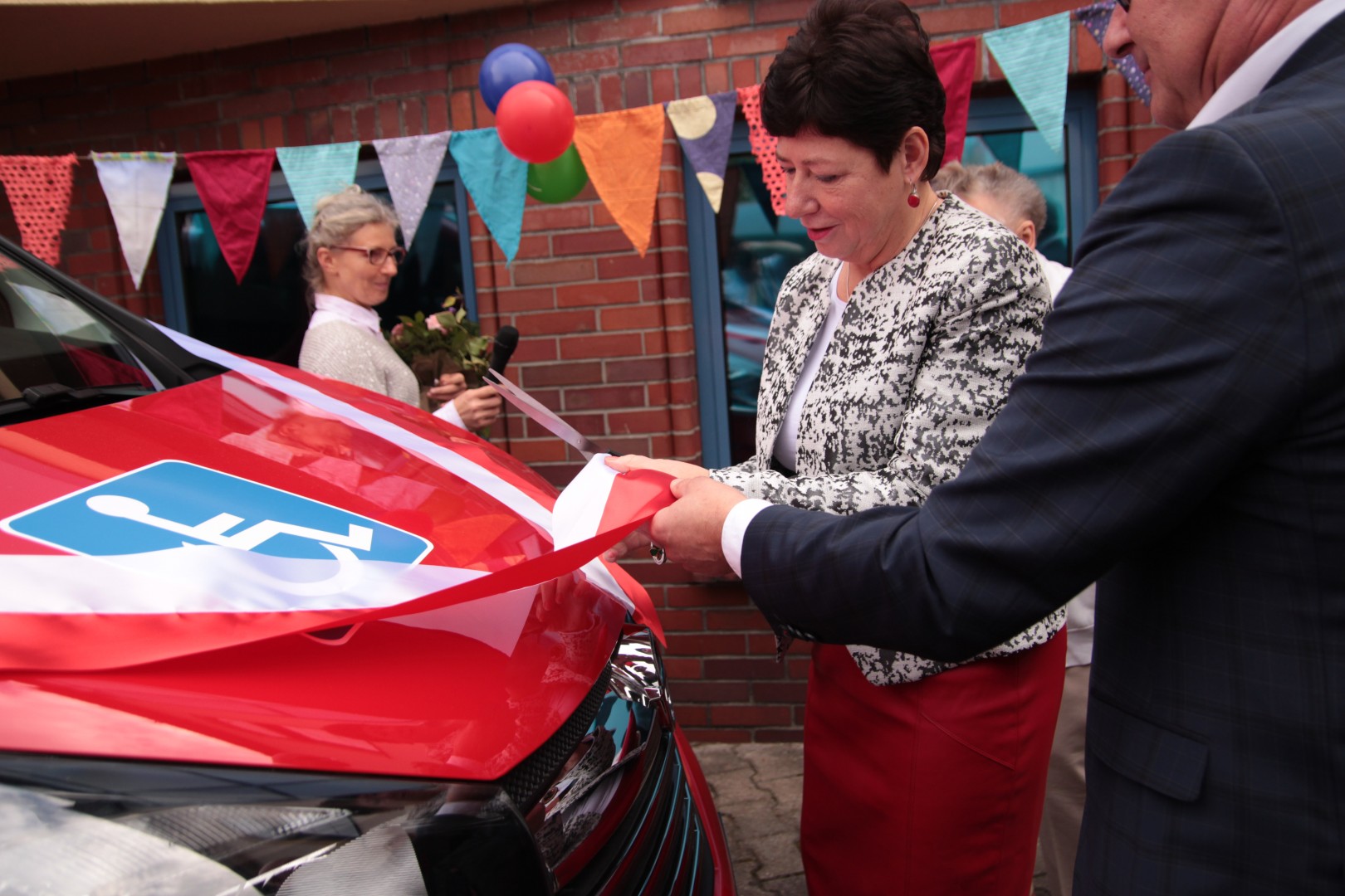 Nowy samochód dla podopiecznych DPS-u