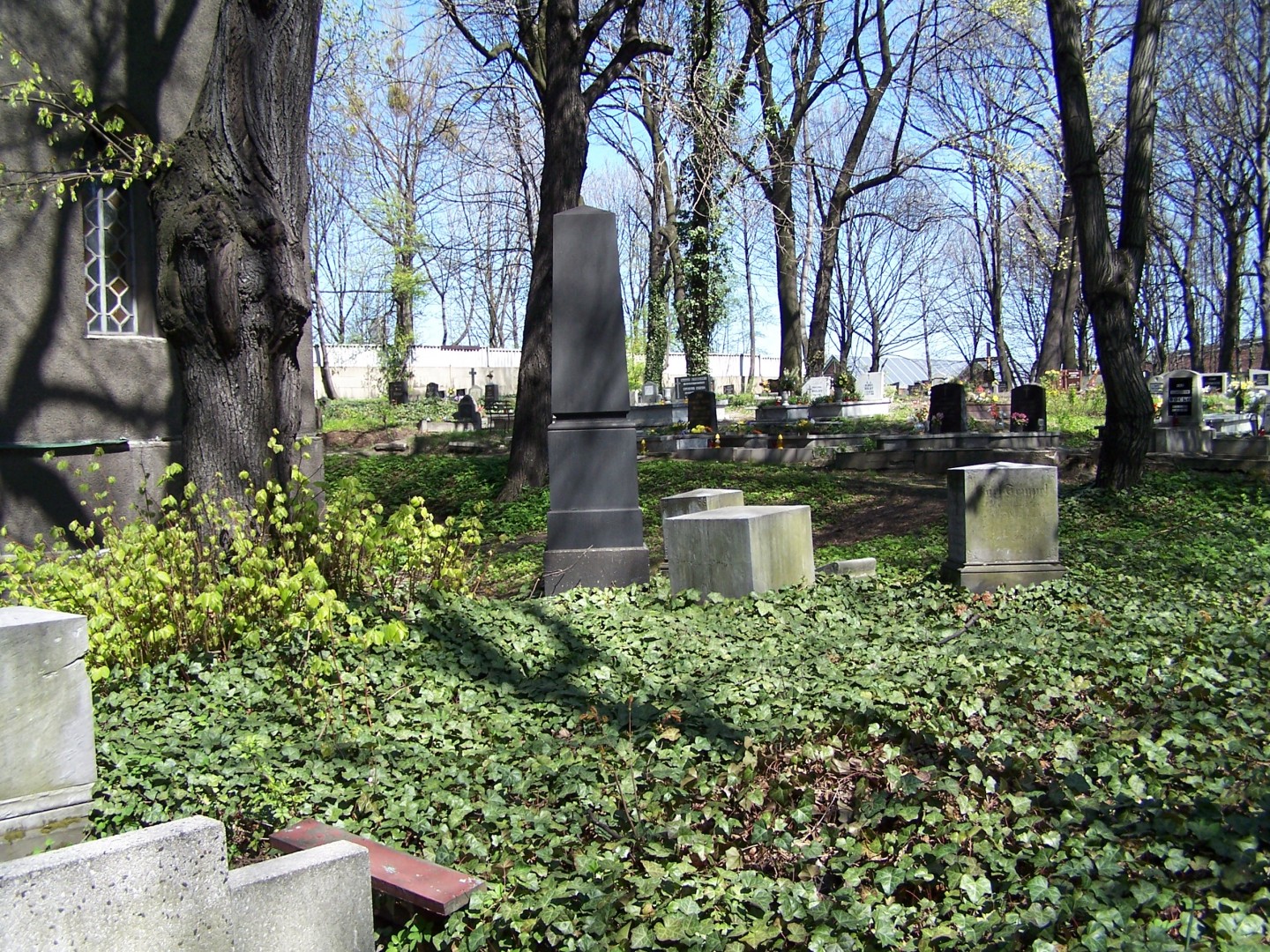 Historie z chorzowskich cmentarzy