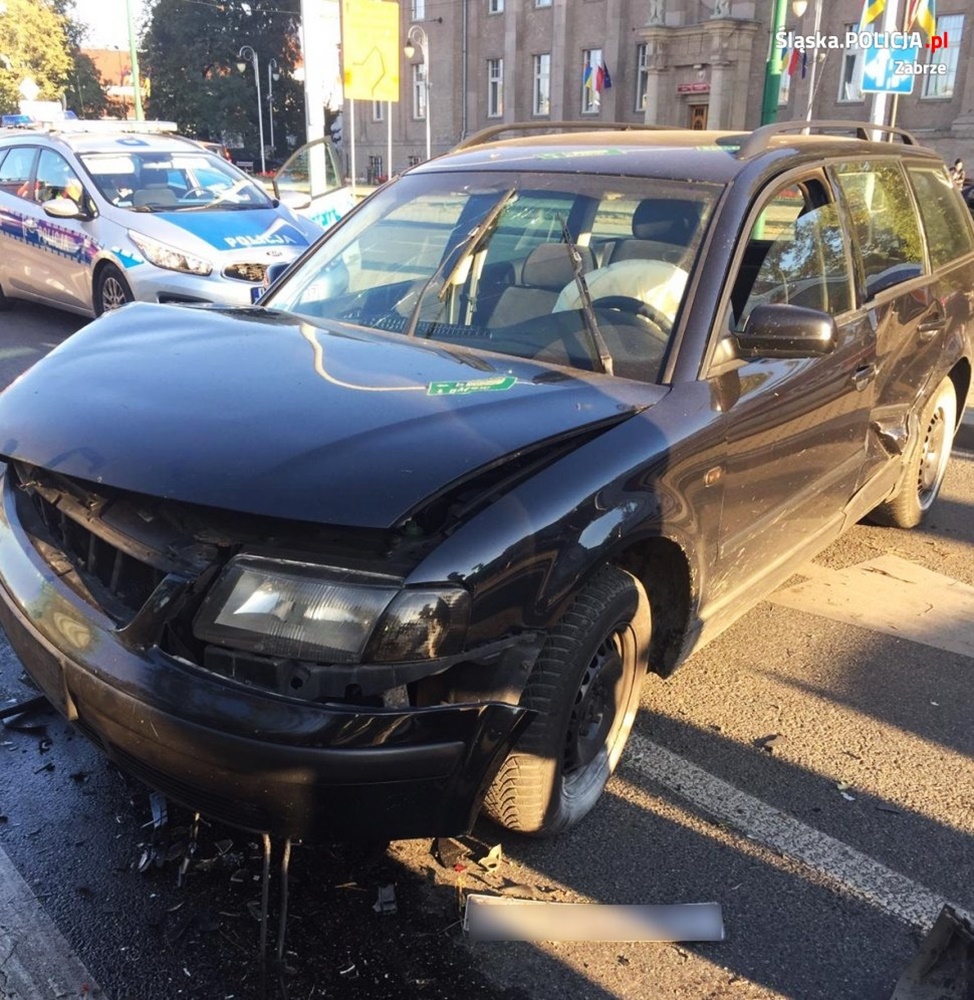 Uciekając przed policją staranował samochody!
