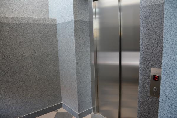 Winda dla osób niepełnosprawnych przy JGN