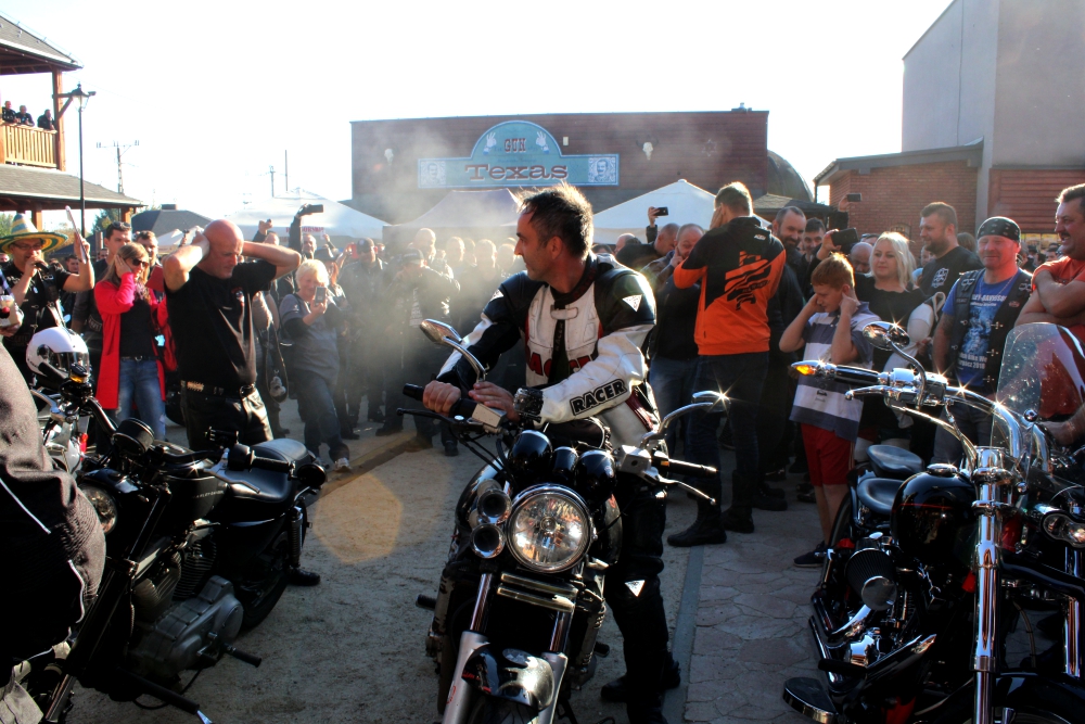 Setki motocyklistów w Żorach na zakończeniu sezonu! FOTO