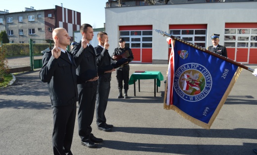 Ślubowanie nowych funkcjonariuszy PSP