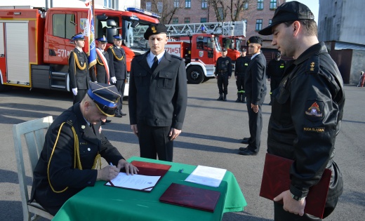 Ślubowanie nowych funkcjonariuszy PSP