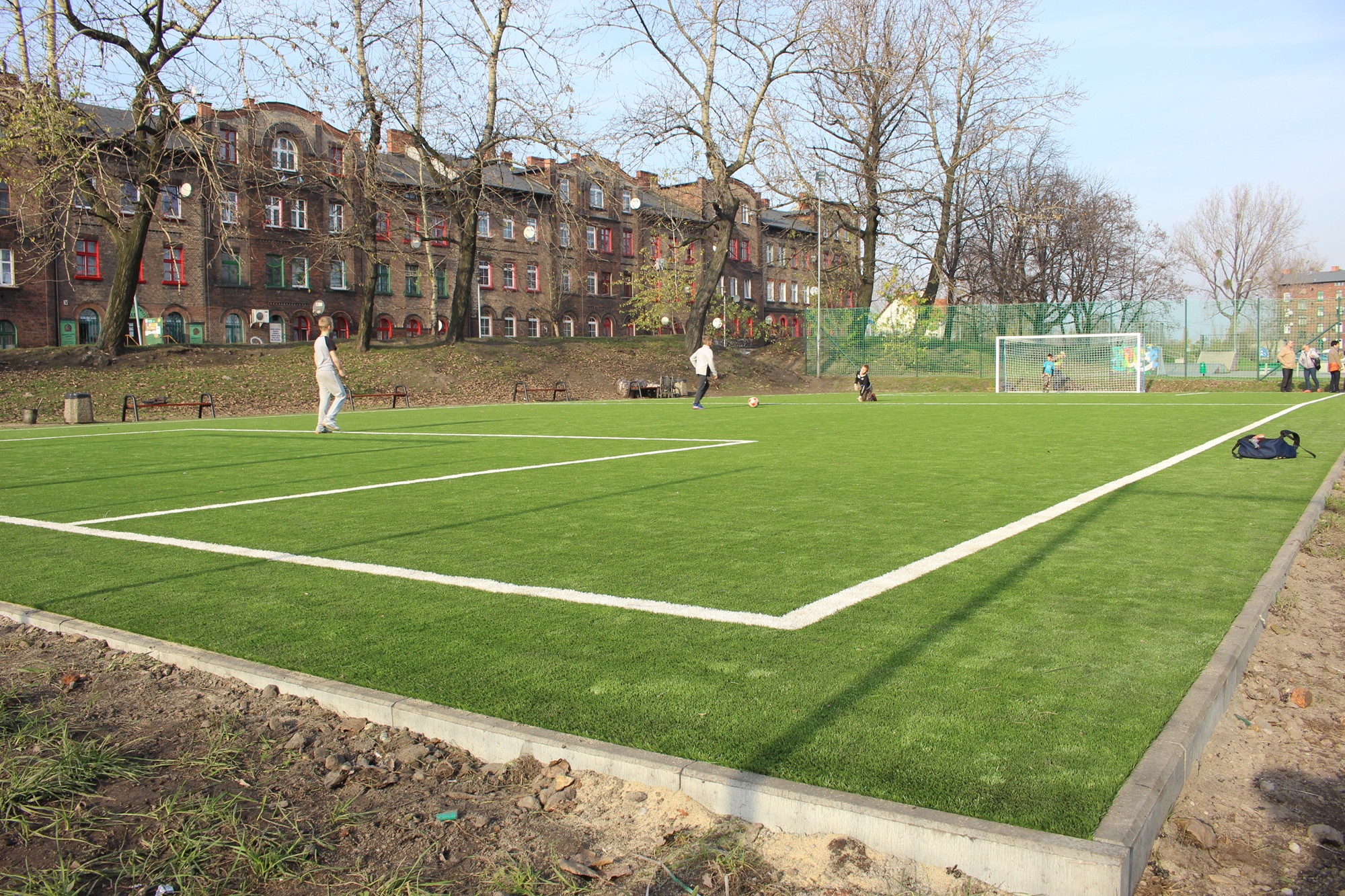 Boisko na Kaufhausie z nową nawierzchnią