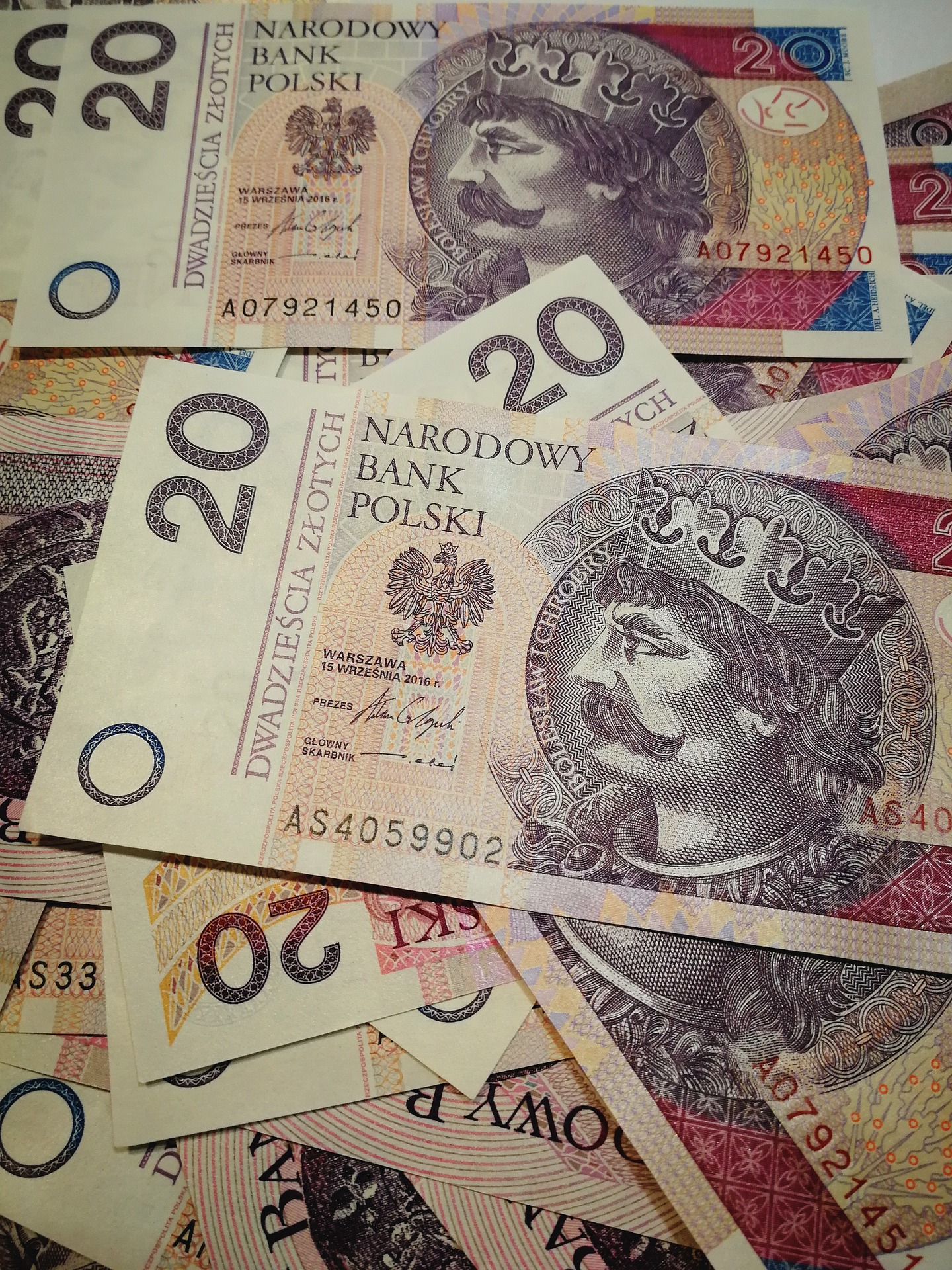 Jak wybrać kredyt gotówkowy na jesienne wydatki?